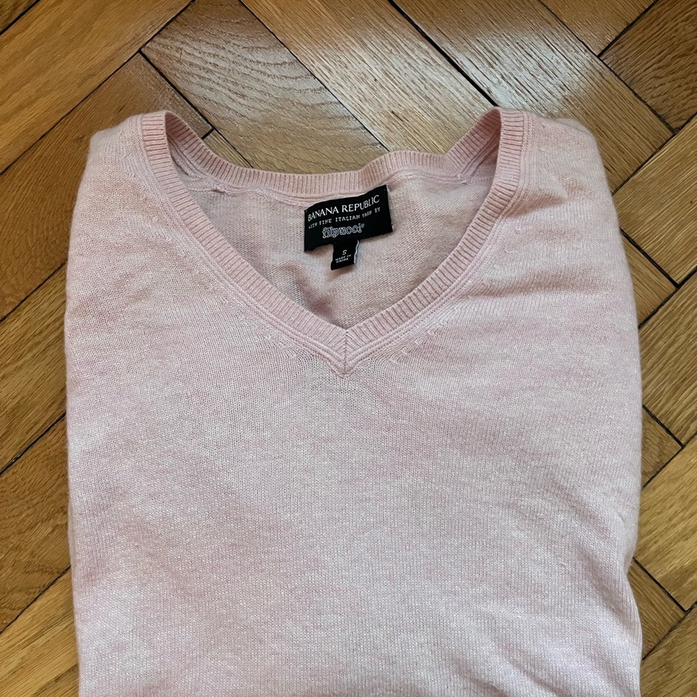 Banana Republic Pink V-Neck Wool Sweater
